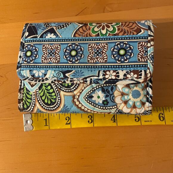 Vera Bradley Bali Blue Trifold Wallet Floral Paisley Quilted Cotton Retired Boho - Picture 4 of 5